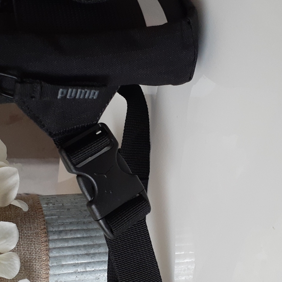 PUMA formation waste pack NWT Color: Black/Silver - Picture 3 of 4